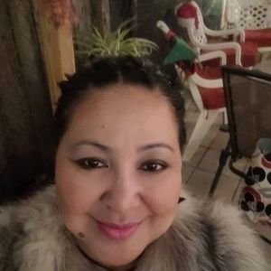 Meet your Posher, Lilian flores